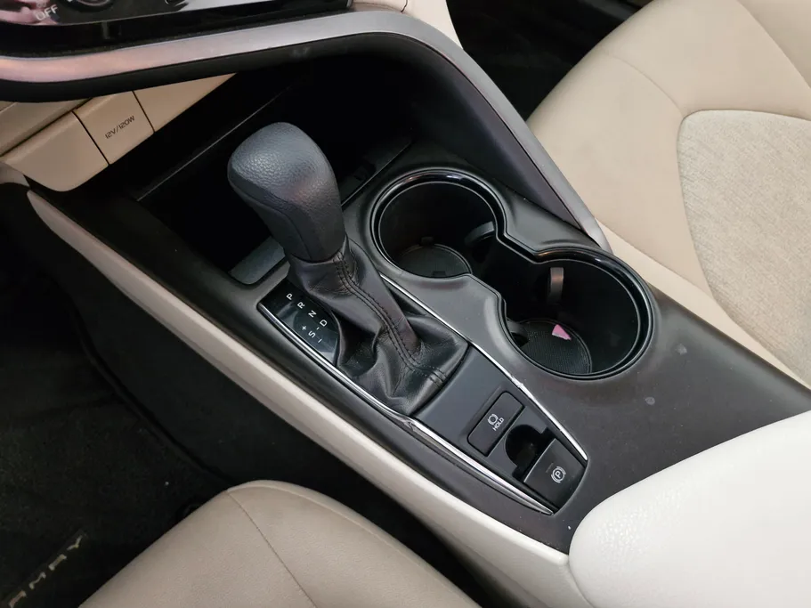 تويوتا كامري LE 2023 