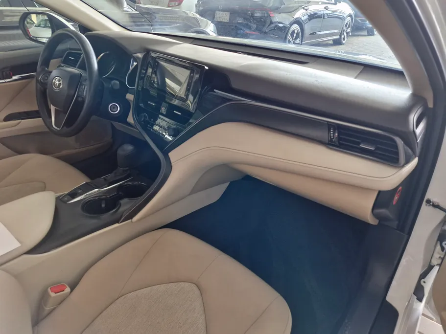 تويوتا كامري LE 2023 