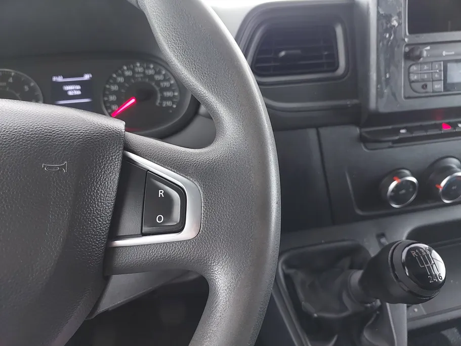 رينو ماستر L1H1 2023 