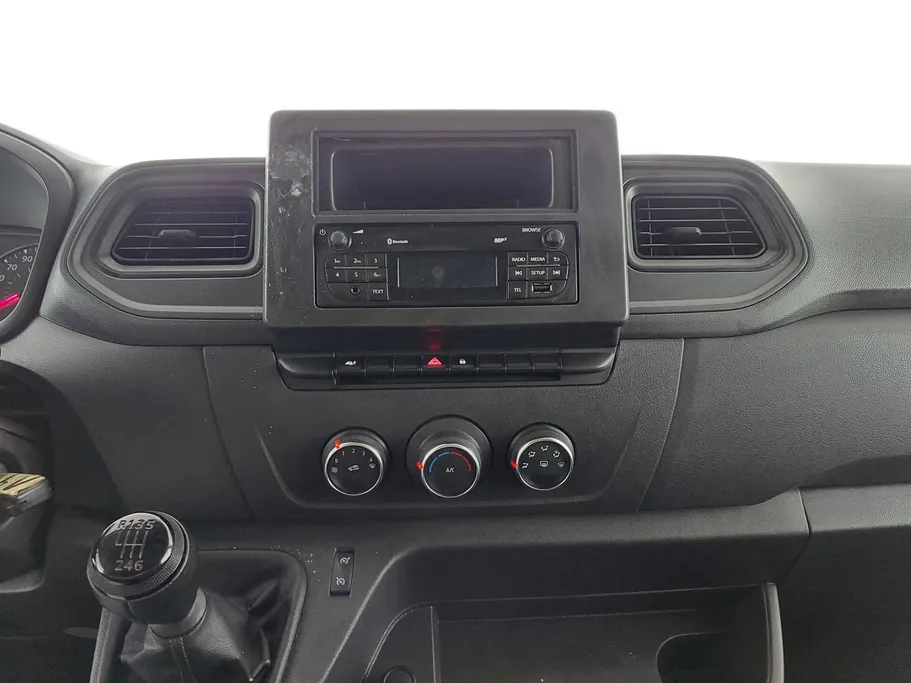 رينو ماستر L1H1 2023 