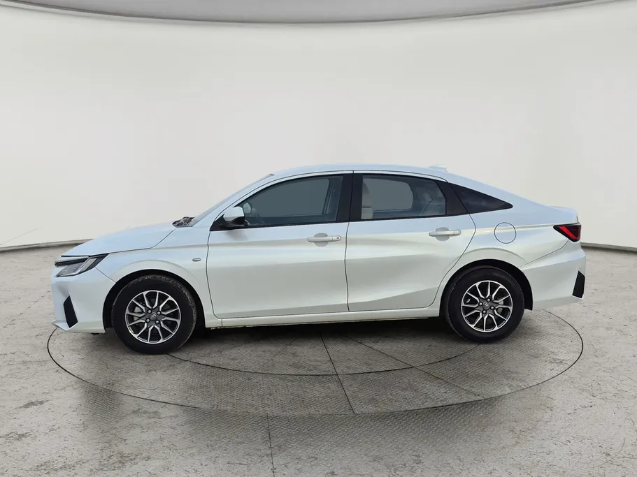 2023 Toyota Yaris  Y 