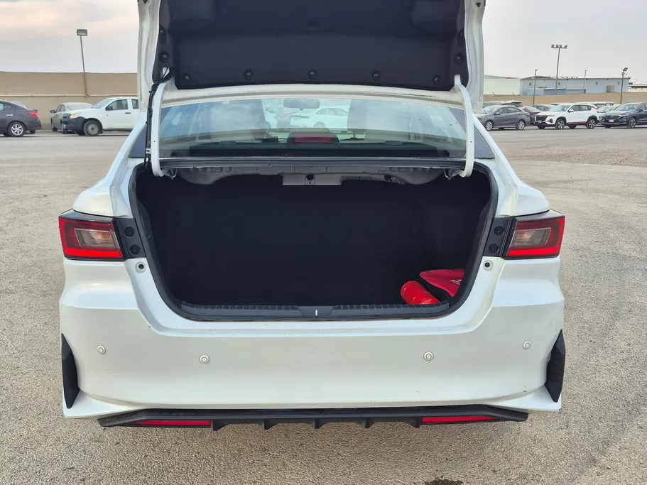 2023 Toyota Yaris  Y 