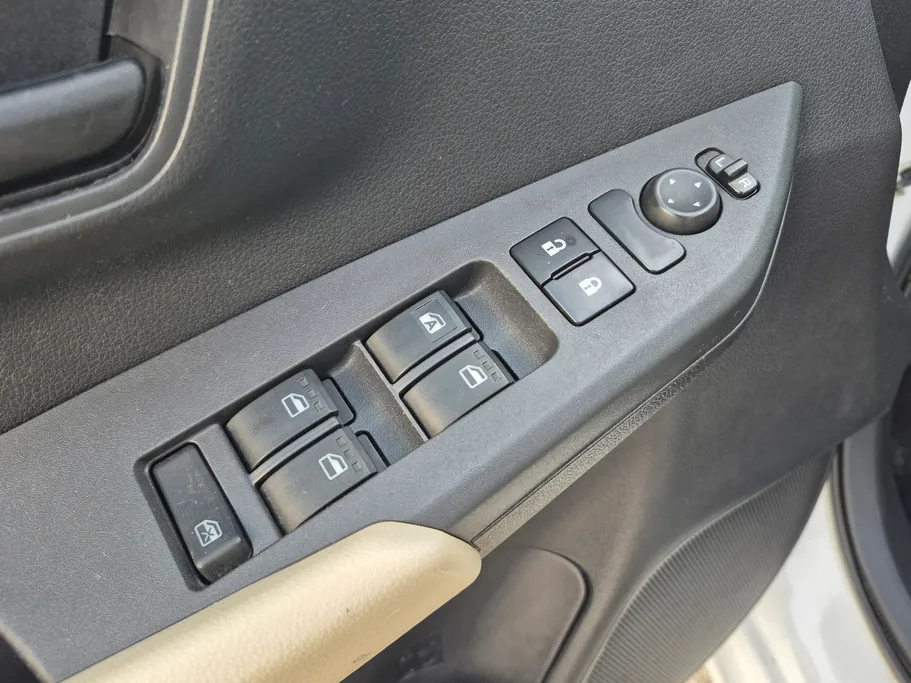 2023 Toyota Yaris  Y 