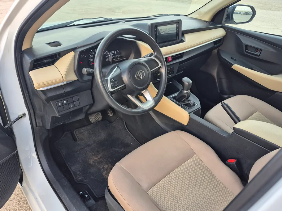 2023 Toyota Yaris  Y 