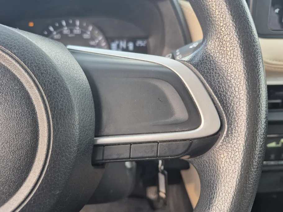 2023 Toyota Yaris  Y 