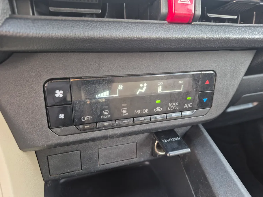 2023 Toyota Yaris  Y 