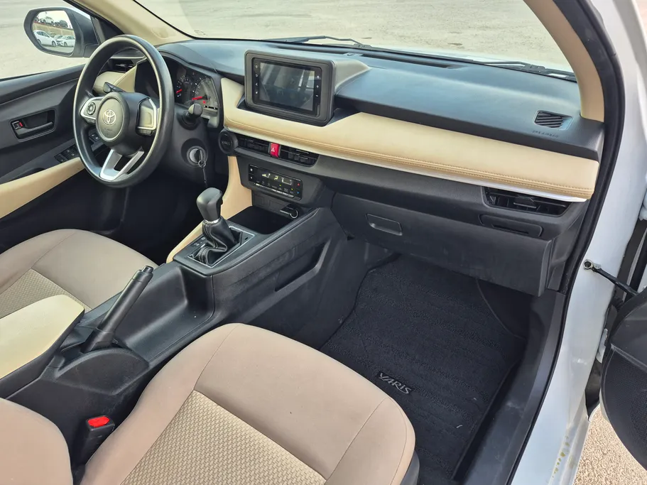 2023 Toyota Yaris  Y 