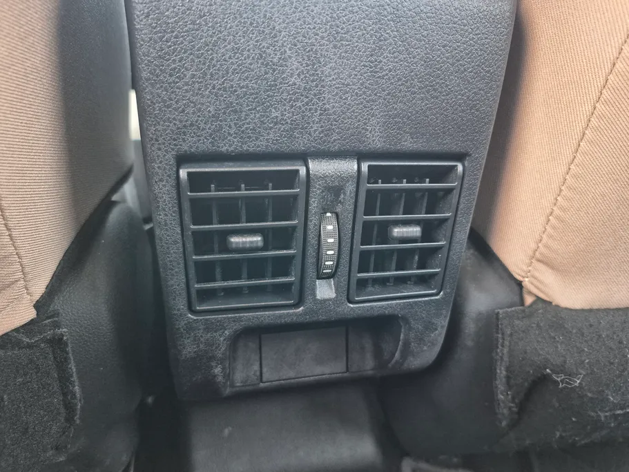 2023 Toyota Yaris  Y 