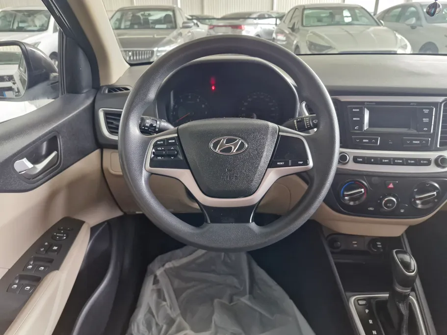 هيونداي اكسنت سمارت 2023 