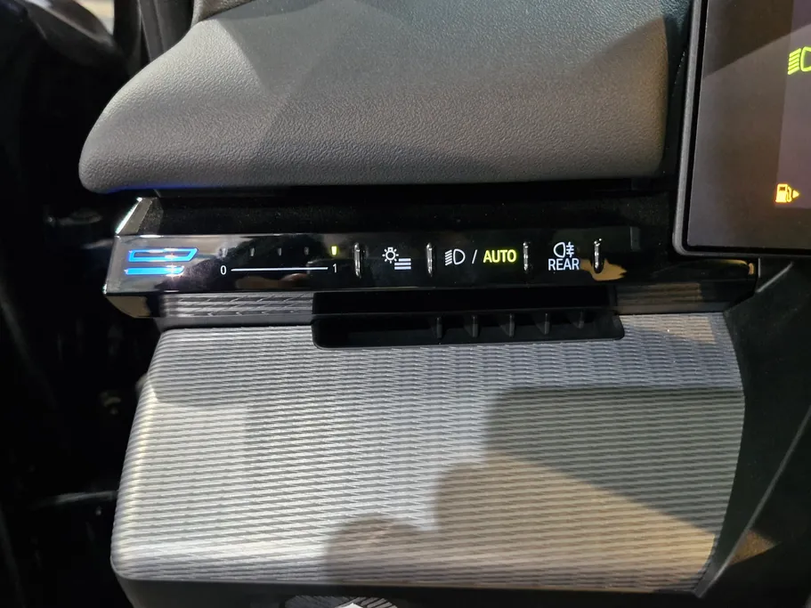 بي ام دبليو الفئة الخامسة 520i 2024 