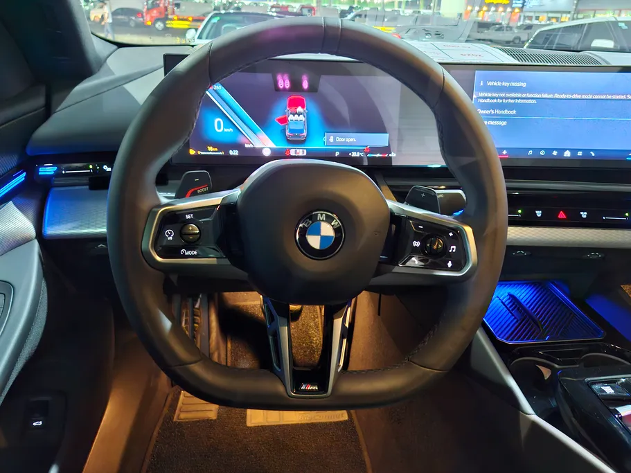 بي ام دبليو الفئة الخامسة 520i 2024 