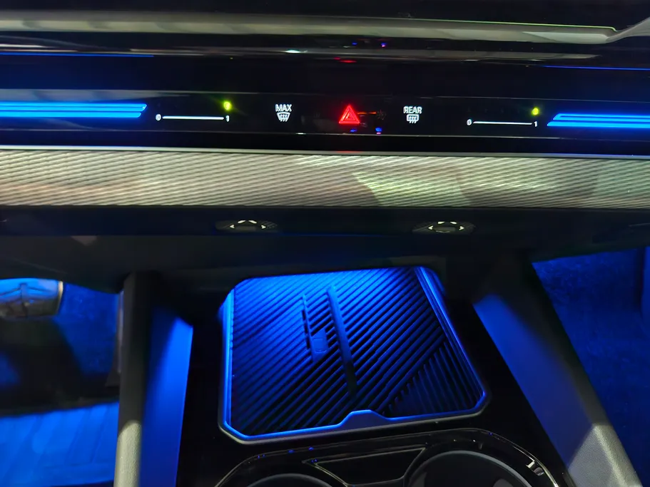 بي ام دبليو الفئة الخامسة 520i 2024 