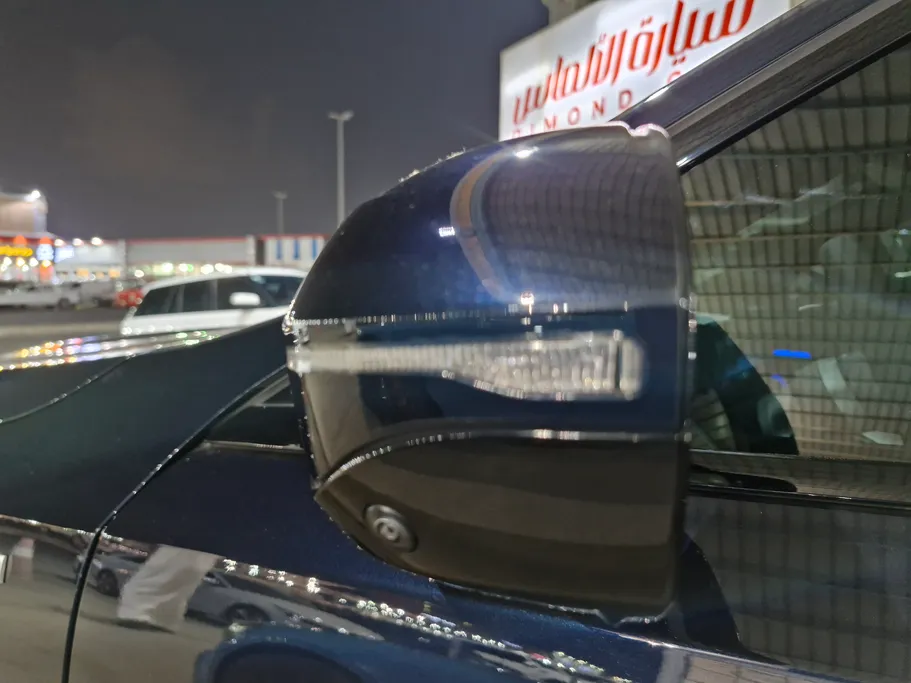 بي ام دبليو الفئة الخامسة 520i 2024 