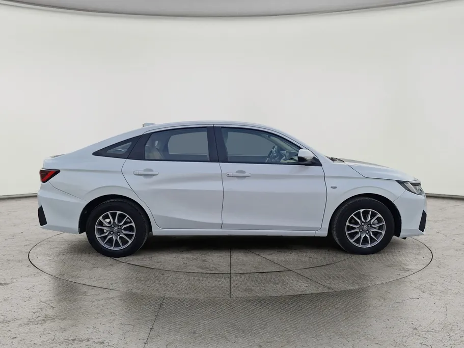 2023 Toyota Yaris  Y 