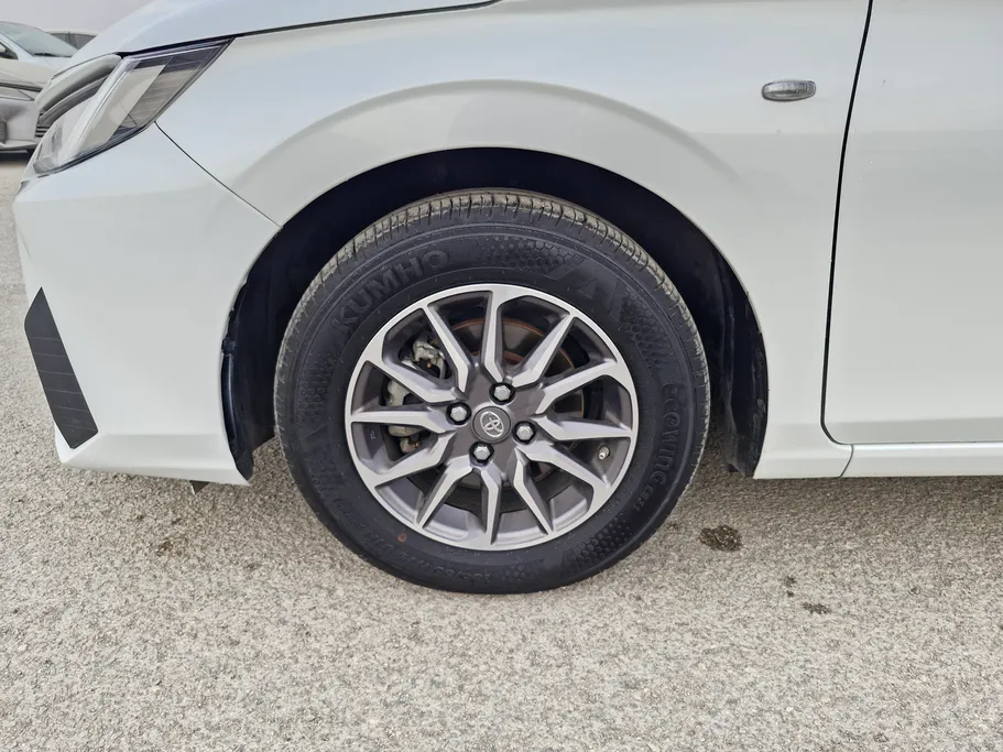 2023 Toyota Yaris  Y 