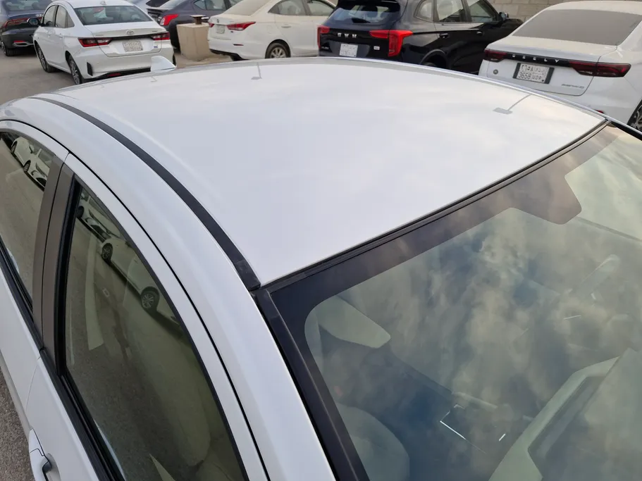 2023 Toyota Yaris  Y 