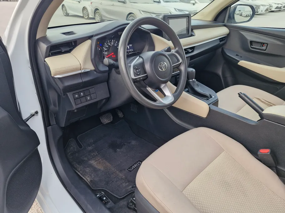 2023 Toyota Yaris  Y 