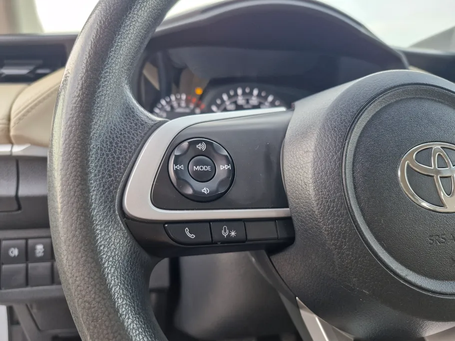 2023 Toyota Yaris  Y 