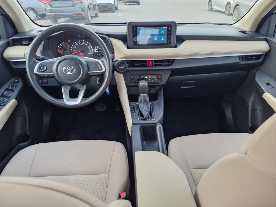 2023 Toyota Yaris  Y 