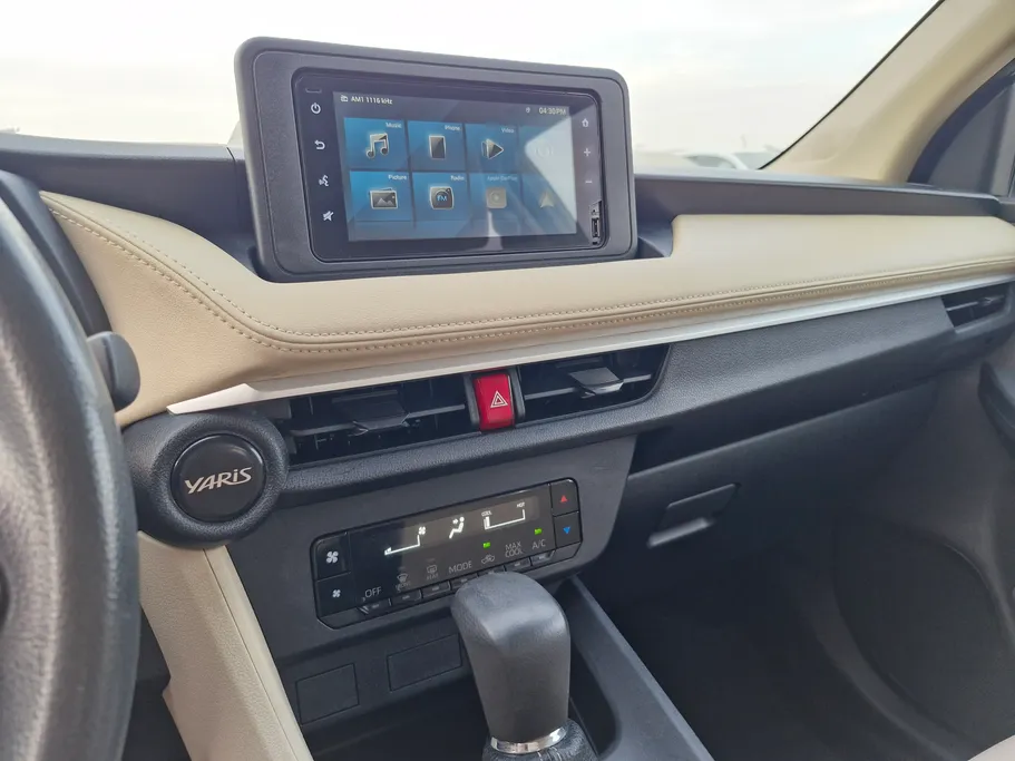 2023 Toyota Yaris  Y 