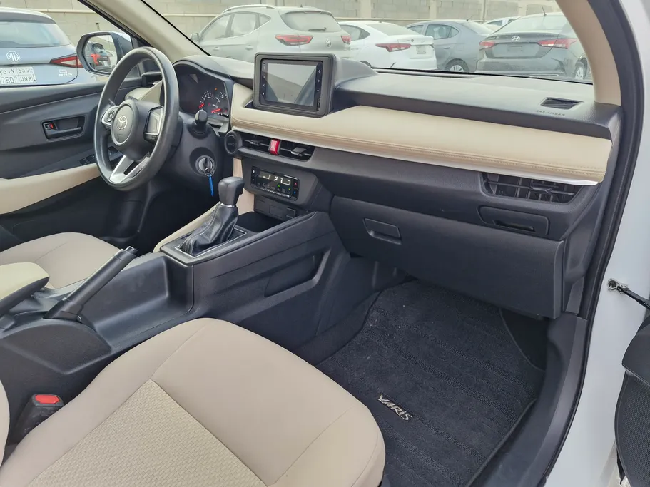 2023 Toyota Yaris  Y 