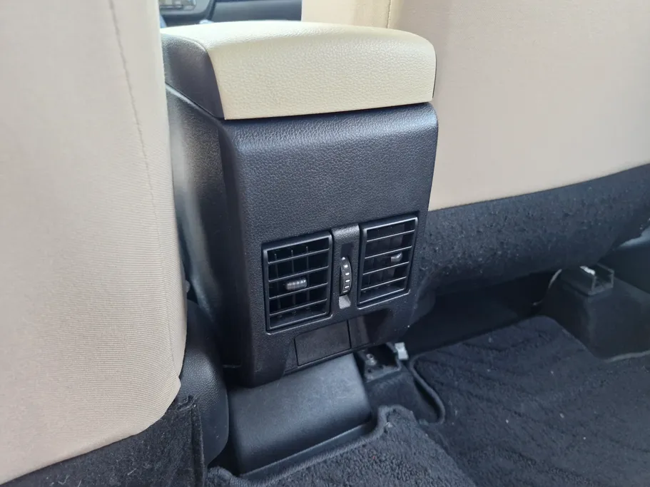 2023 Toyota Yaris  Y 