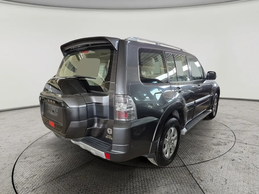 2022 Mitsubishi Pajero GLS 4Doors 