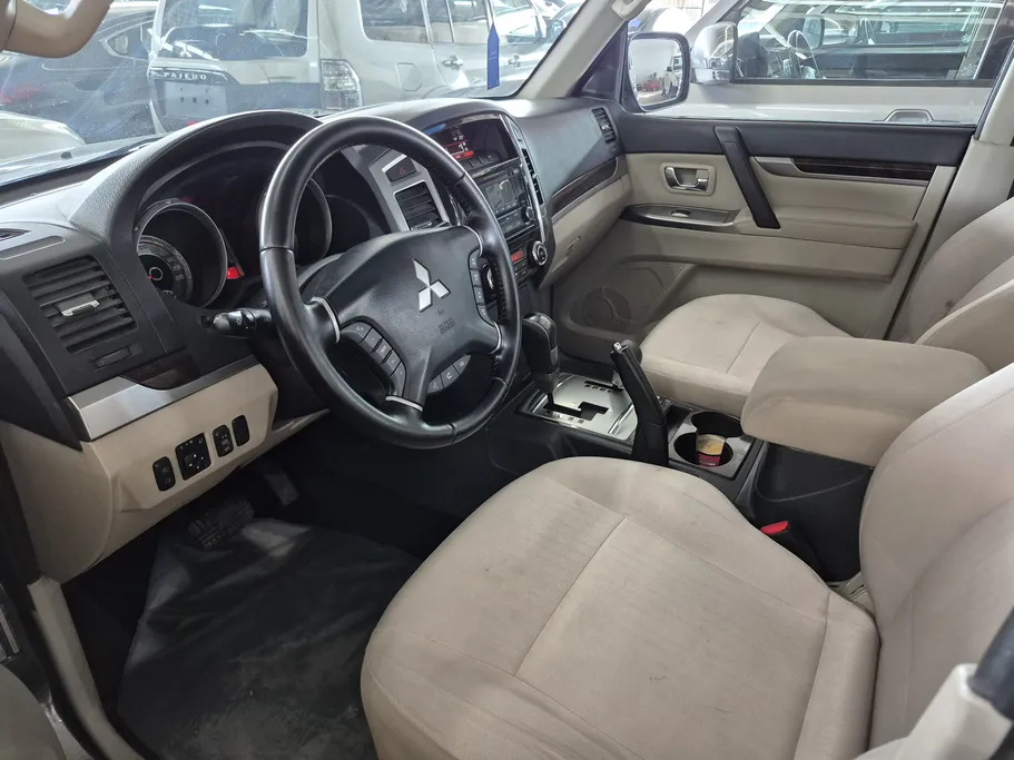 2022 Mitsubishi Pajero GLS 4Doors 