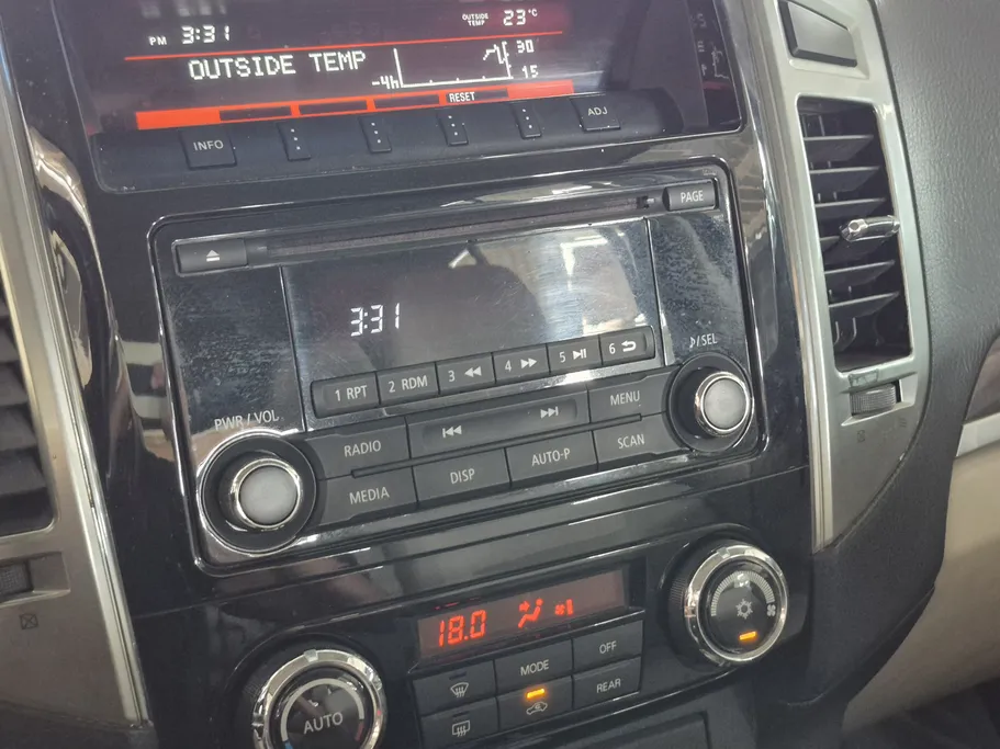 2022 Mitsubishi Pajero GLS 4Doors 