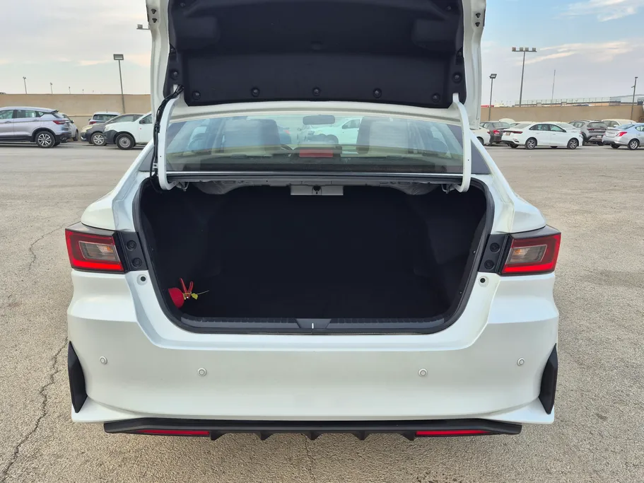 2024 Toyota Yaris  Y 