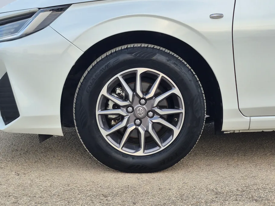 2024 Toyota Yaris  Y 