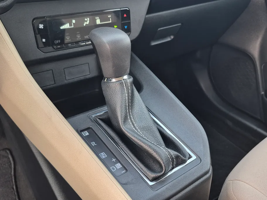 2024 Toyota Yaris  Y 