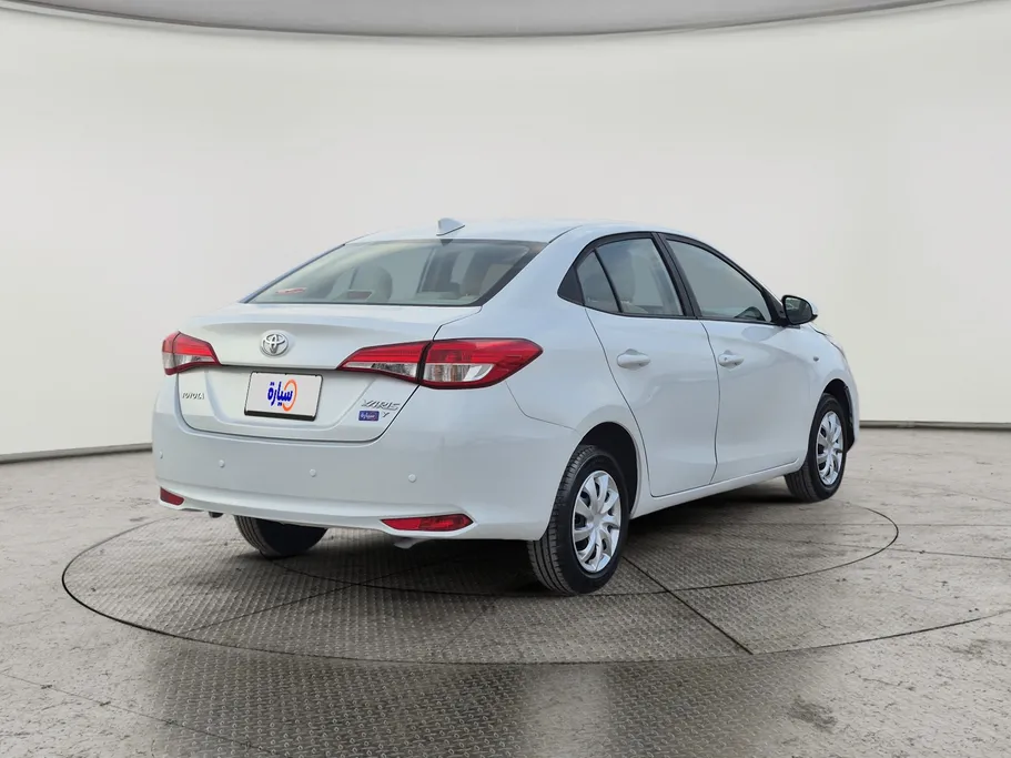 2022 Toyota Yaris  Y 