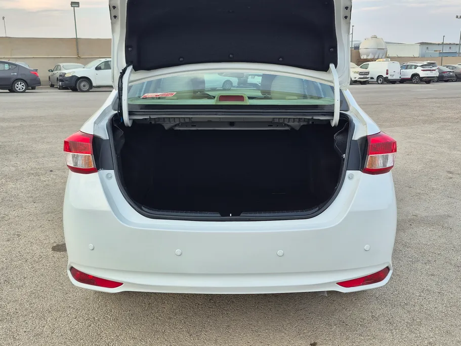 2022 Toyota Yaris  Y 