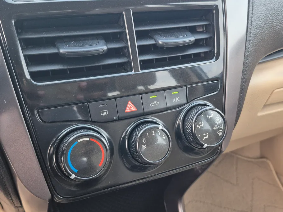 2022 Toyota Yaris  Y 