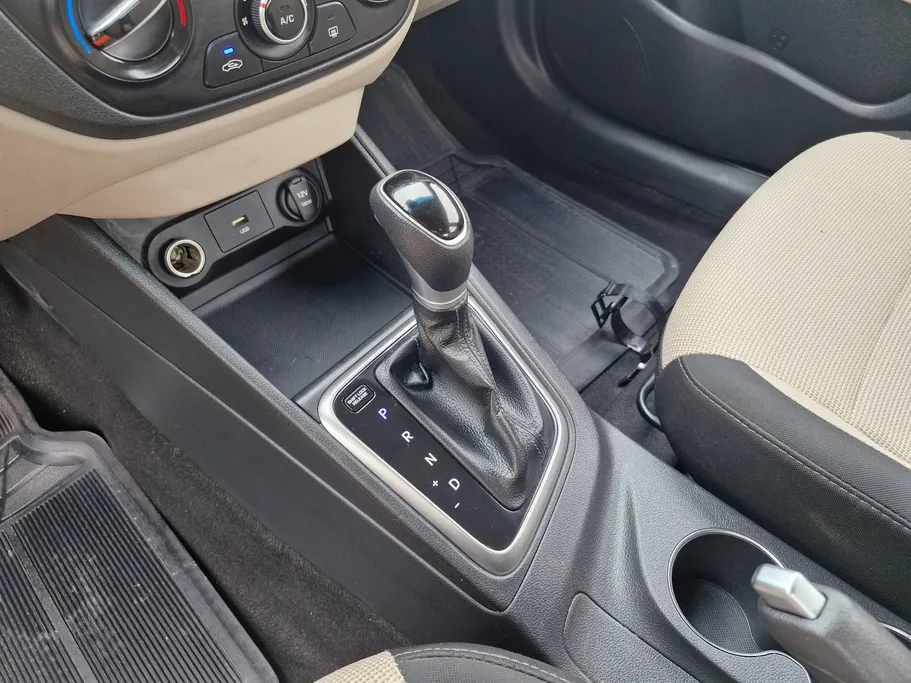 هيونداي اكسنت سمارت 2023 