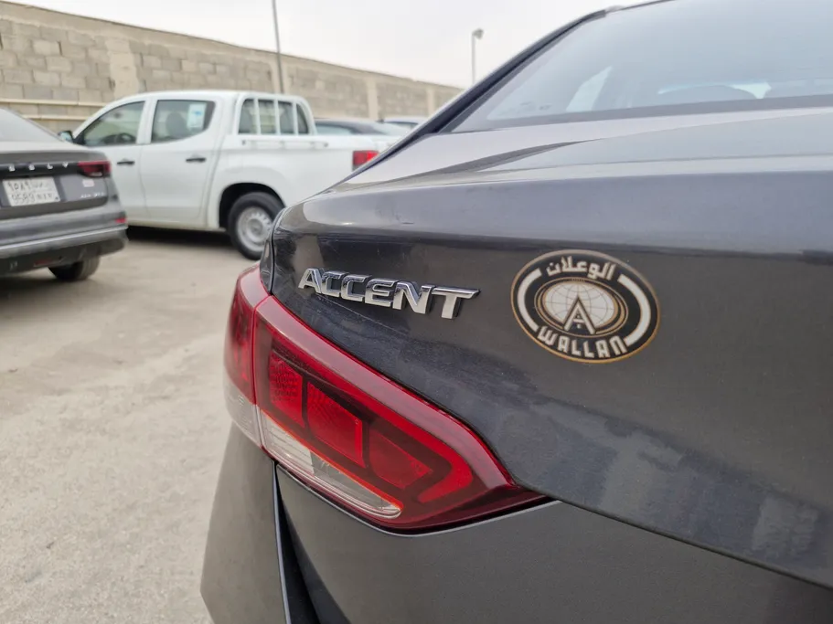 هيونداي اكسنت سمارت 2023 