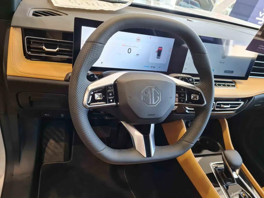 2025 MG HS LUX 