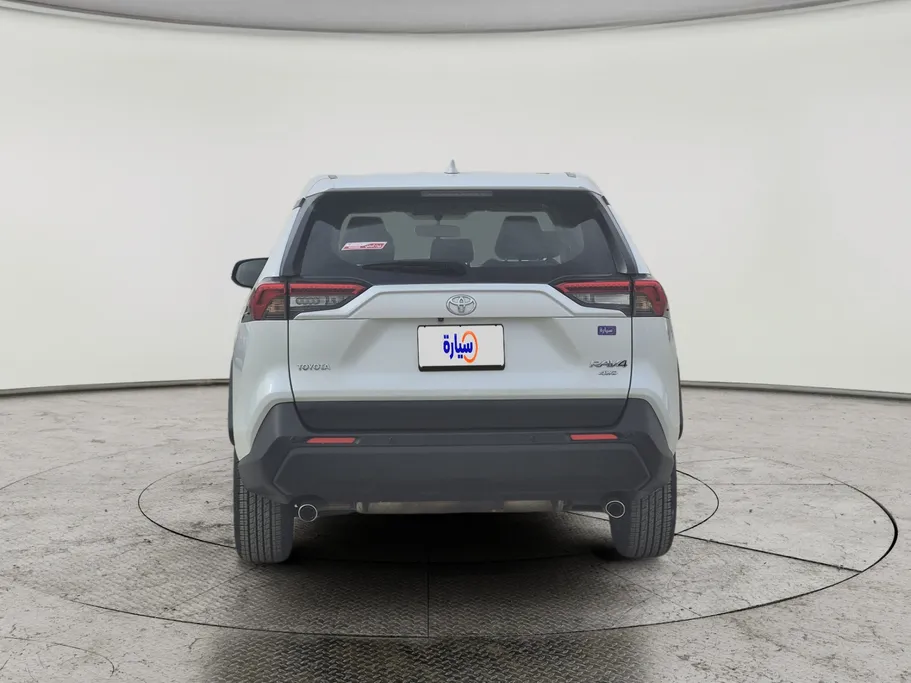 تويوتا راف فور LE 2024 