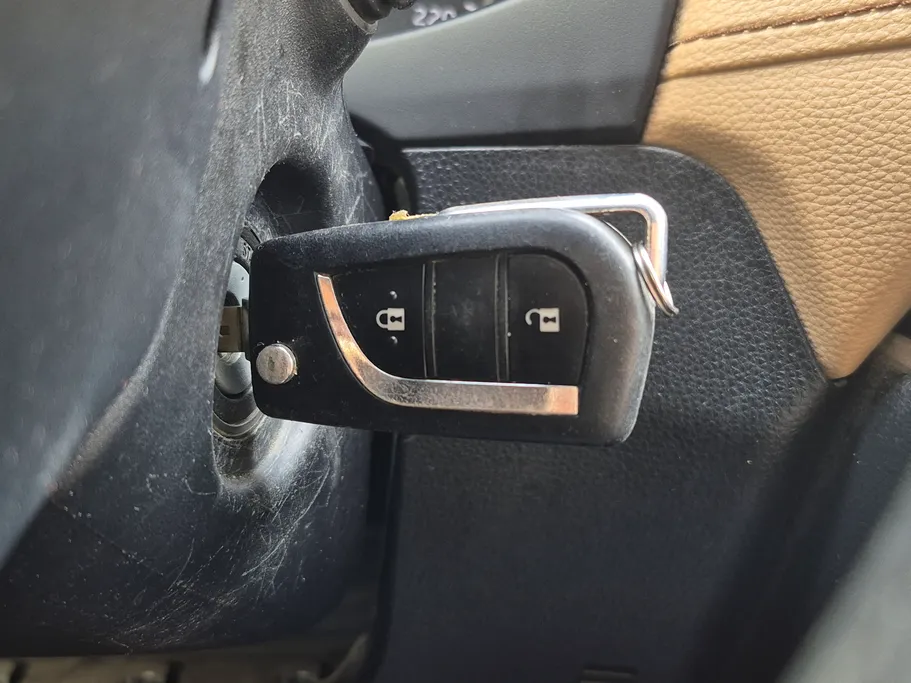 تويوتا راف فور LE 2024 