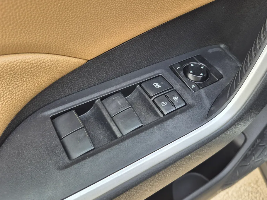 تويوتا راف فور LE 2024 