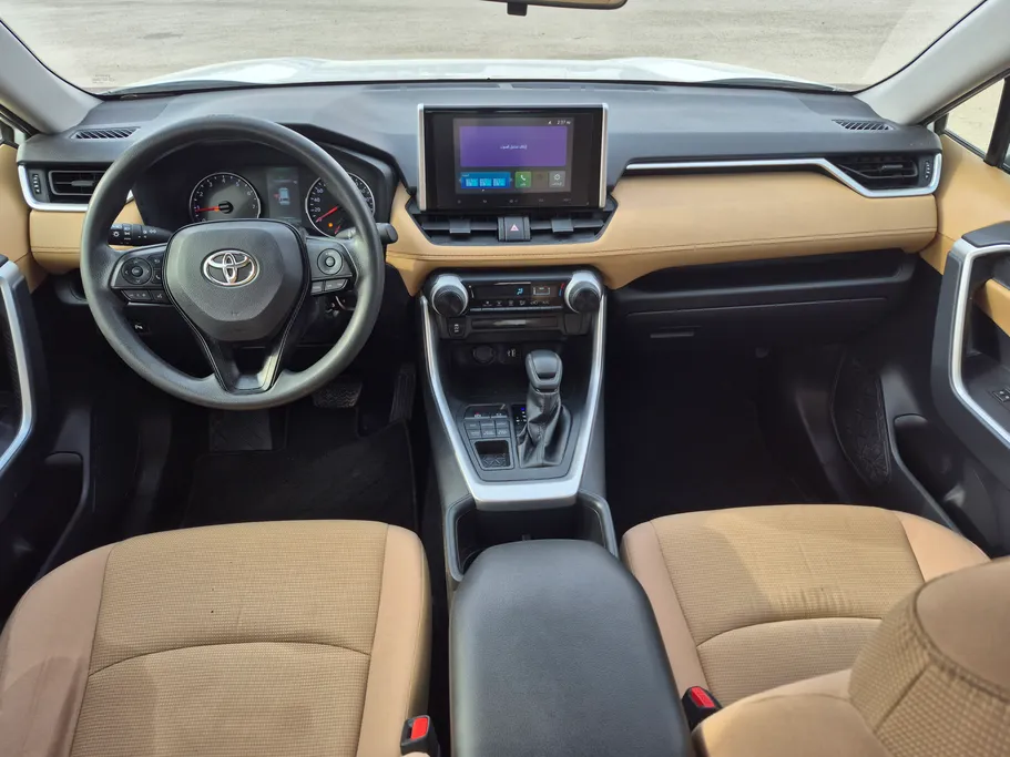 تويوتا راف فور LE 2024 