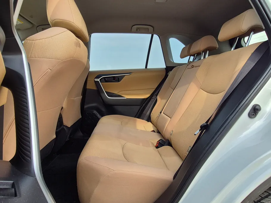 تويوتا راف فور LE 2024 