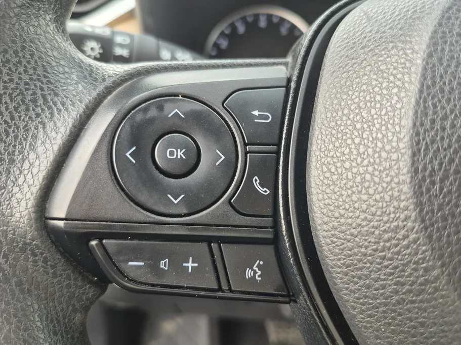 تويوتا راف فور LE 2024 