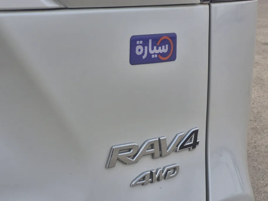 تويوتا راف فور LE 2024 