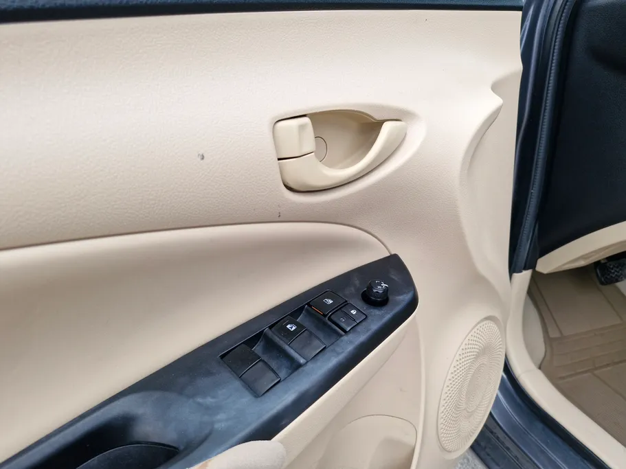 2021 Toyota Yaris  Y 