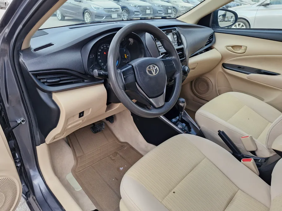 2021 Toyota Yaris  Y 