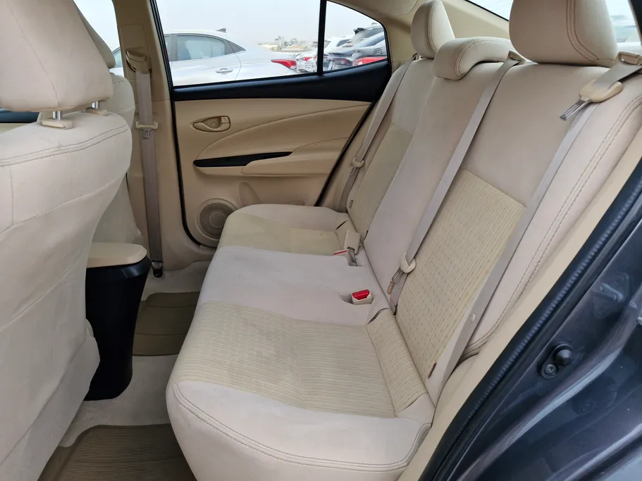 2021 Toyota Yaris  Y 