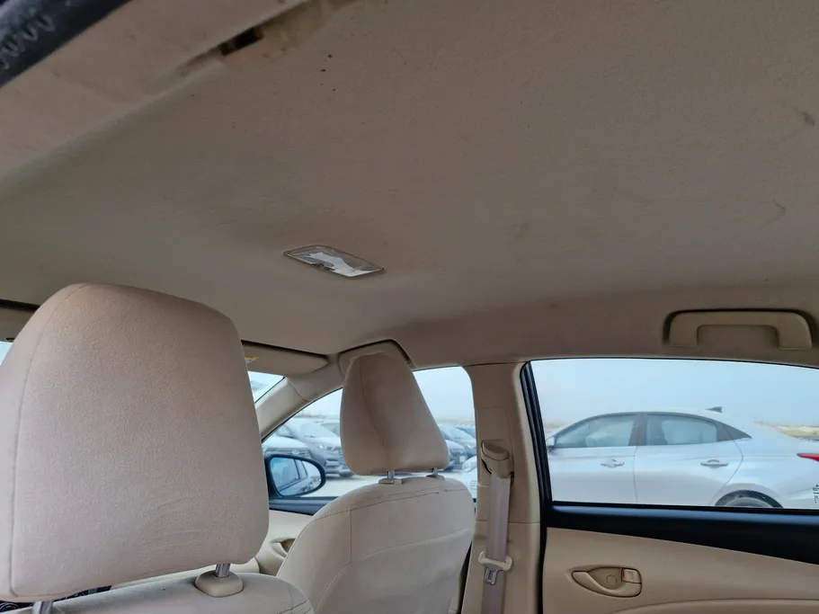 2021 Toyota Yaris  Y 