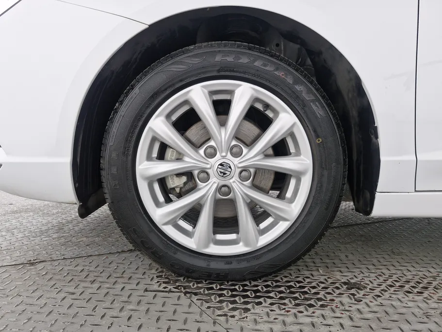 ام جي 5 STD 2023 